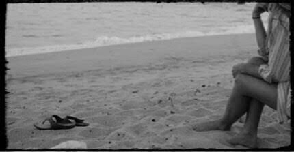 見つけないで
って　思いながら
見つけだして
と　願う自分が
許せなかったり
情けなかったりするよ
　でも　
どちらもホントの自分
ずっと　ずーっと
付き合っていくし
好きでいなきゃ
　ダメだよね　…　。
#4時