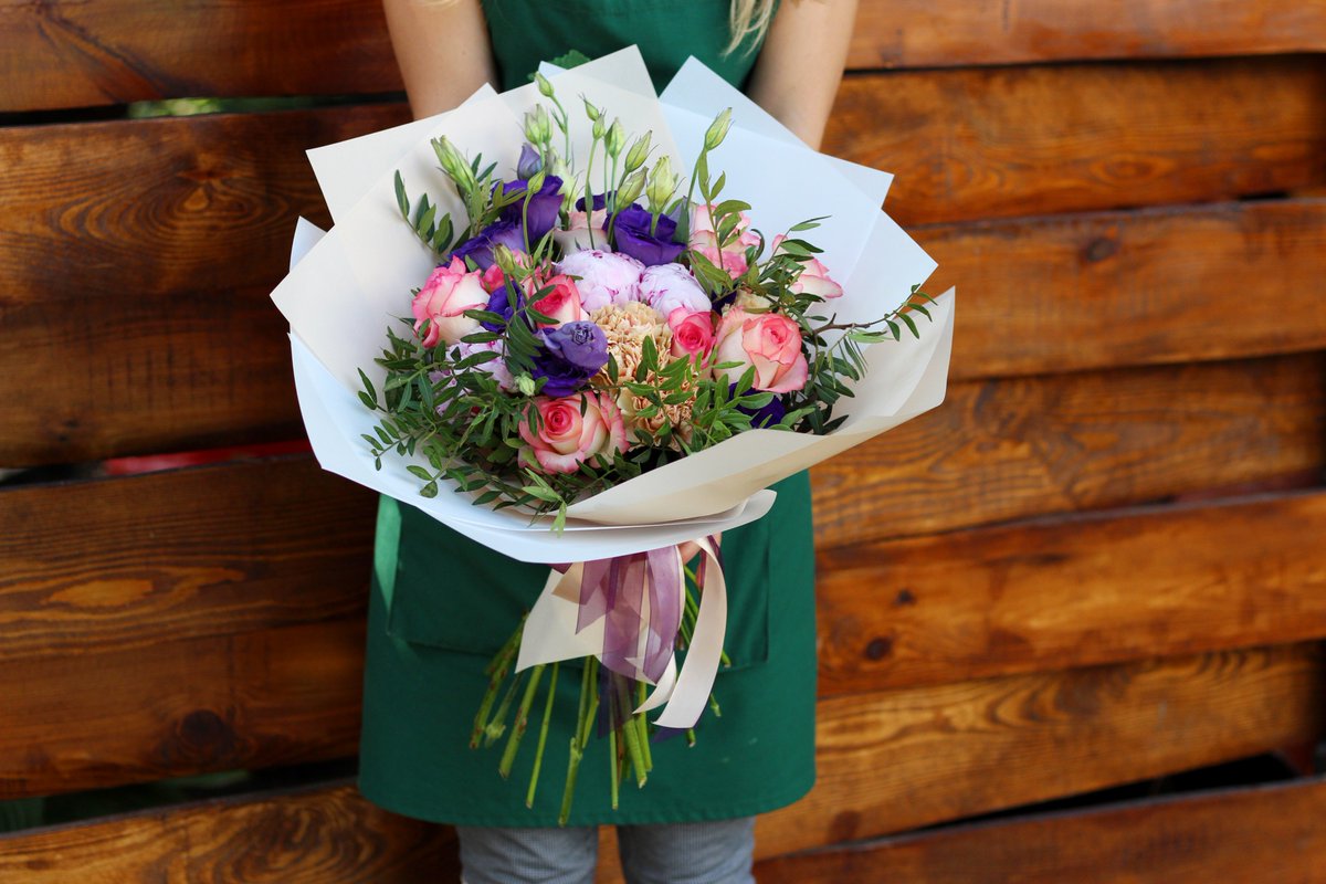 FlowersStyle's tweet image. Ура! Пятница!
Пятница прекрасна, она всегда лучше самих выходных, ведь полна надежд)) Наша же пятница всегда полна цветами и яркими красками)))
🌸🌼🌻🌺🌾
#флористика #цветочнаякомпозиция #букет #цветочныйстиль #харьков #цветы #декор #шедевр #необычныйбукет #стильныйбукет