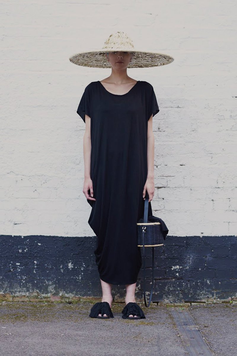 LamulaNassuna's tweet photo. Keep cool in the #heatwave wearing our #lazydress! Available online now! https://t.co/FSQropmcxh https://t.co/pI5uzaeHYU