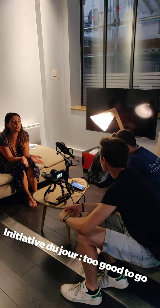 ImpulsTour2018's tweet photo. Super rencontre hier avec Marion de @TooGoodToGo_Fr ! On a découvert leur application permettant de limiter le gaspillage alimentaire ! On test l'app des aujourd'hui! Les montages sont en cours .. vidéo à venir ! 😉
#zerowaste #economiecirculaire https://t.co/yz5qiHEyR0