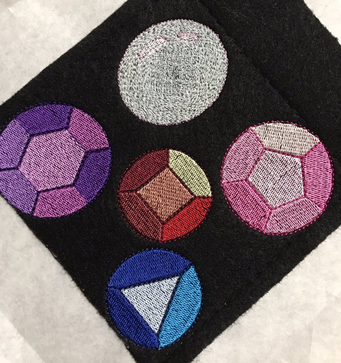 evetopus's tweet photo. Did a test stitch out for the #StevenUniverse gems https://t.co/BaI2WYjV9B