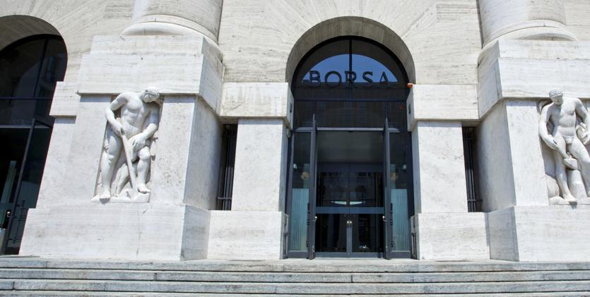 Lo spread sale ancora e sfonda quota 270. Rendimenti decennali oltre il 3% dlvr.it/QdgB5j