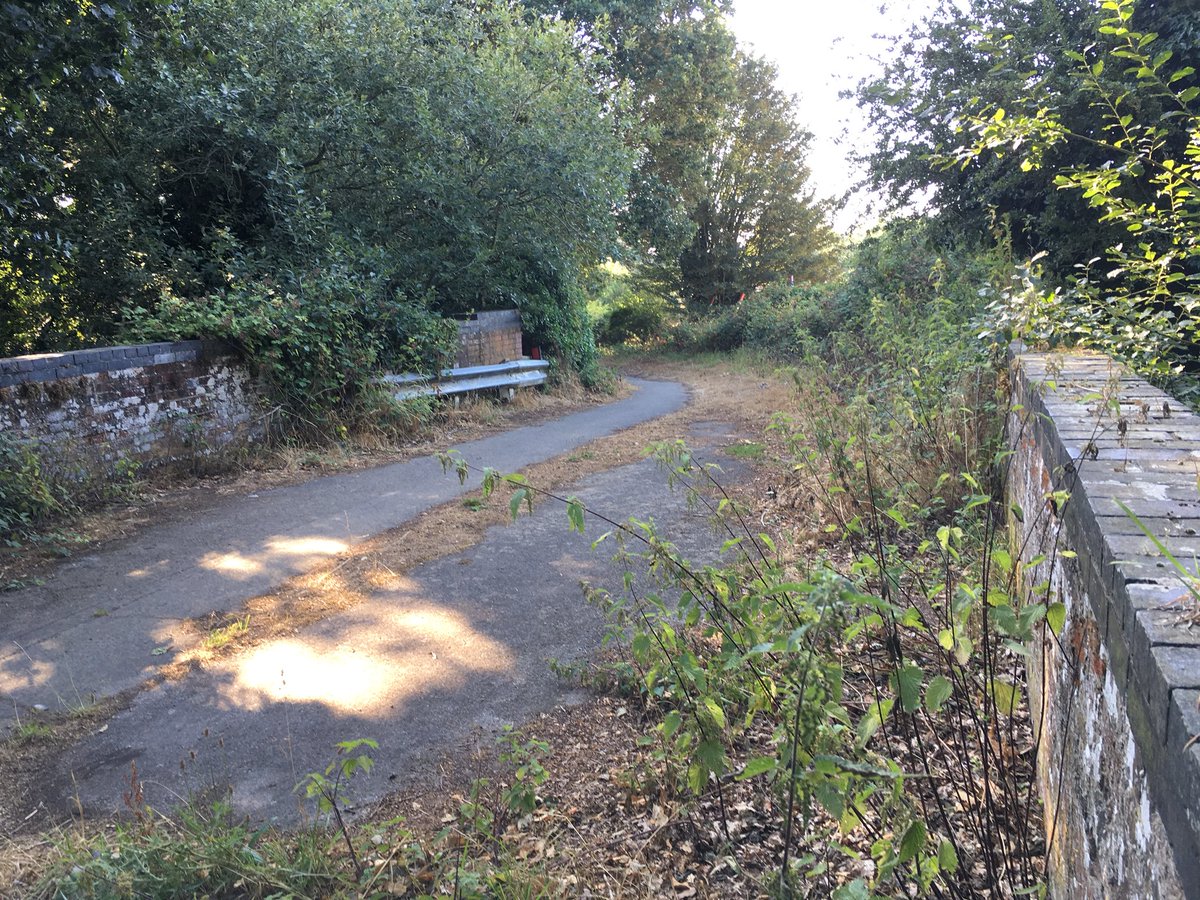 ItteringhamShop's tweet image. Unseen by motorists these days and only visible on foot. This is the original Aylsham to Blickling road now hidden behind hedges and woodland. Note the hidden railway bridge too.#strangebuttrue #offeoad #ramble #discoverNorfolk