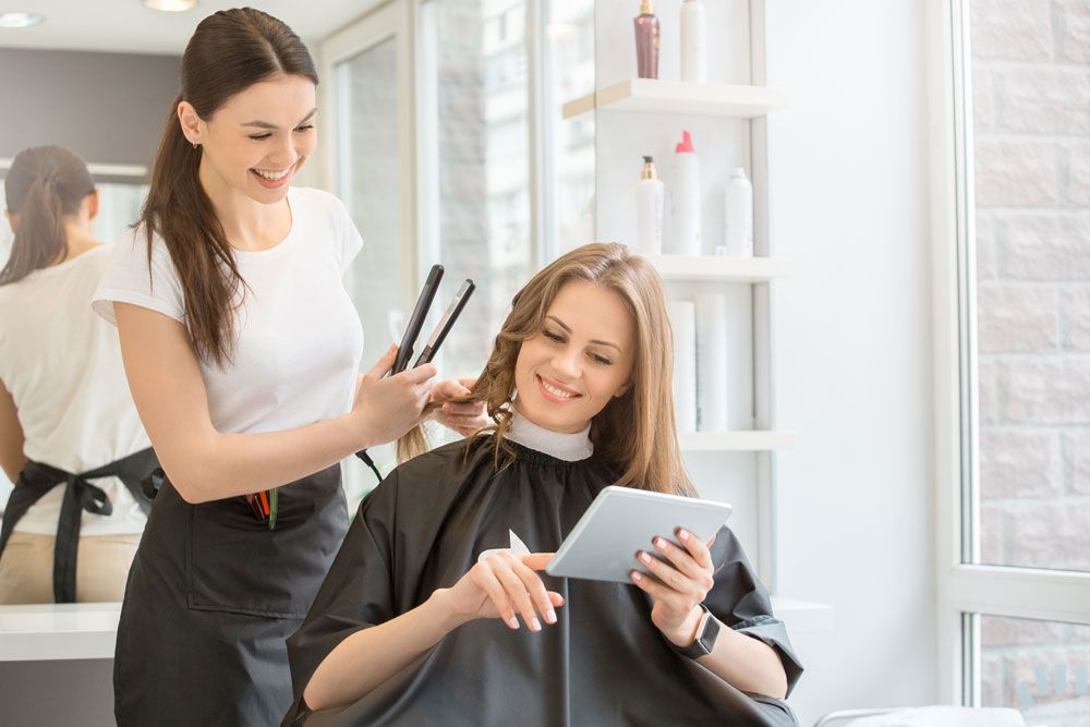 tiptopjob's tweet photo. Qualified Hair Stylist Role available in Blackburn. Know anyone interested? Apply here >>>> #jobinblackburn #hairstylist #stylistjob https://t.co/tIWCq9NUoA https://t.co/KPruLV5Ok2