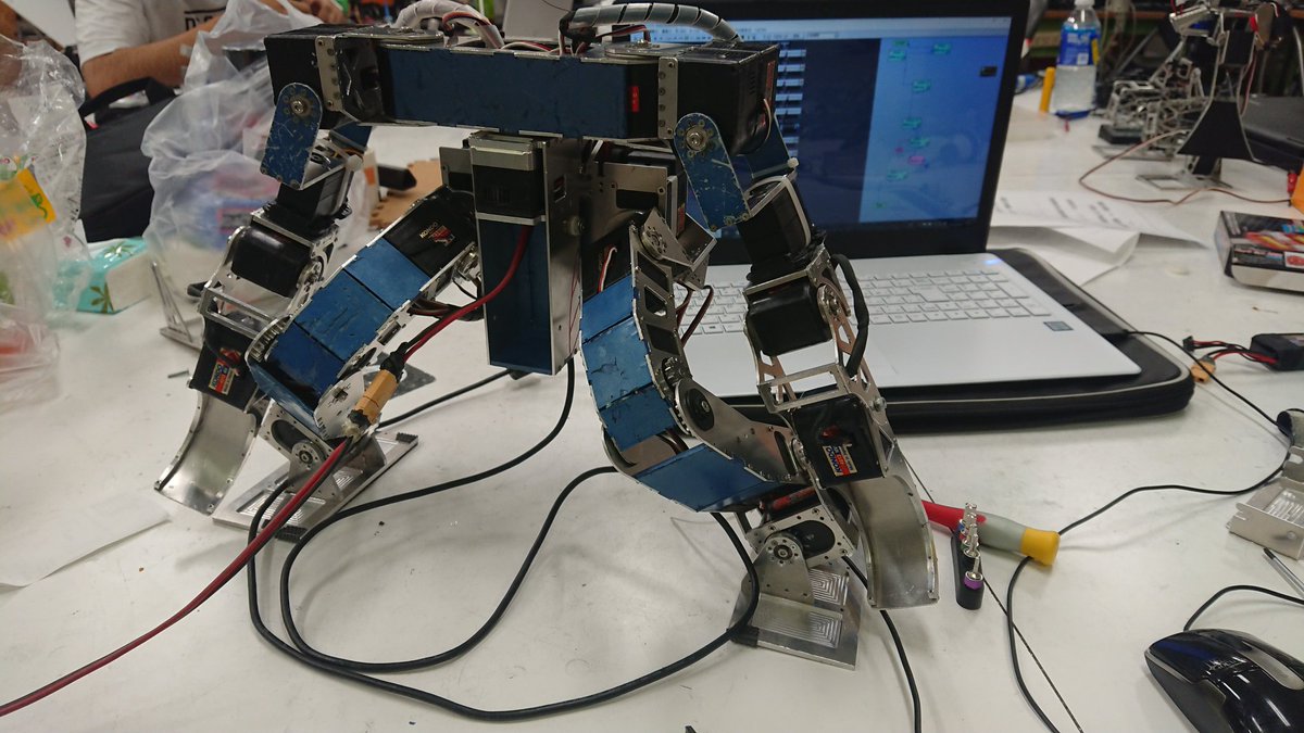 RC_pukupukutaiy's tweet image. 基本モードで気持ち悪いですが変形すると強いロボットに似ます