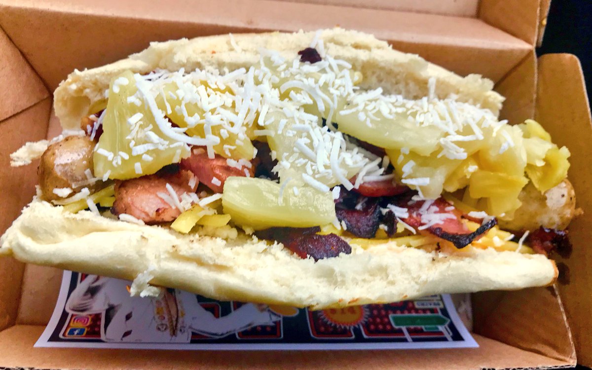 in_reverie's tweet photo. Been fighting an infection post surgery so treated myself to a delicious hot dog after my drs appt. once Iβd finished I saw the new special they are offering.... the Elvis
Who here would consider eating the Elvis?
So many conflicting flavours!
#runamuk #theelvis #jezabel https://t.co/aN04VJAUGc