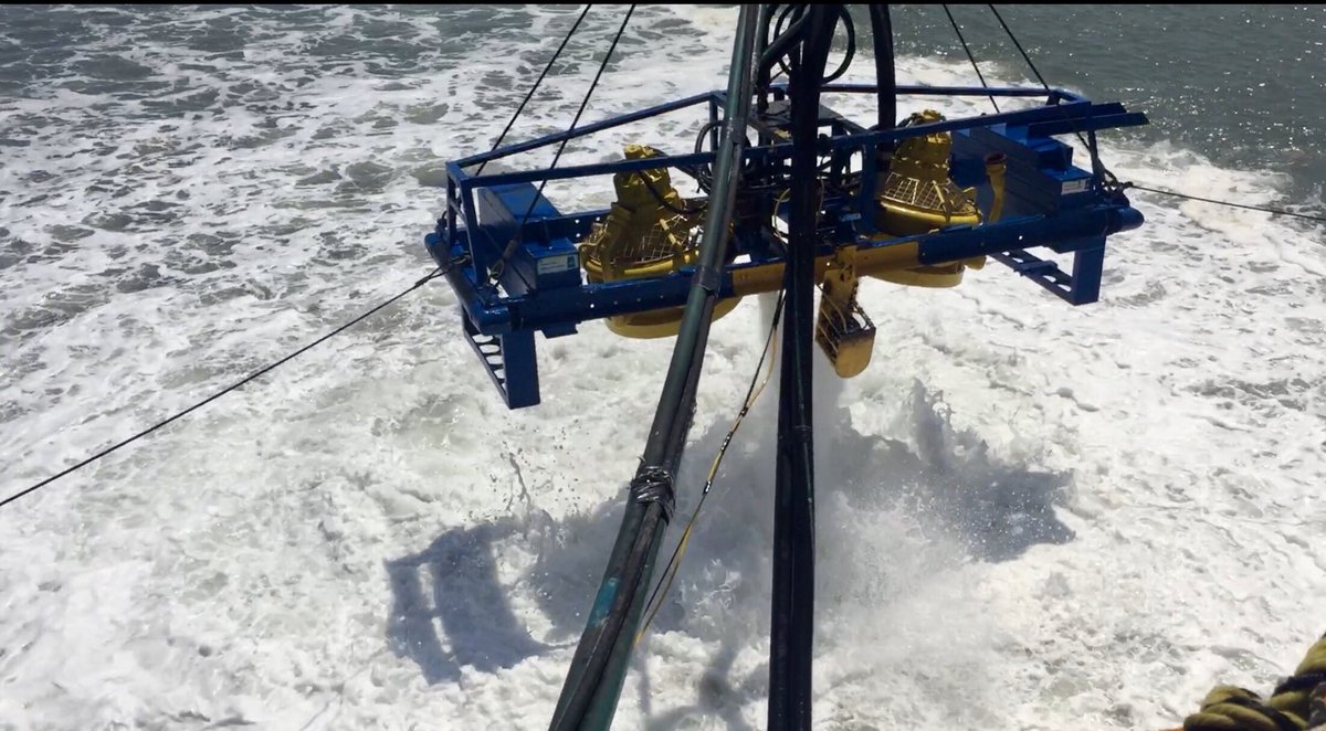 JFSubseaExcav's tweet image. A fantastic shot by Stuart Budge of our Twin R2000 in action in Asia. #energy #subsea #subseaexcavation