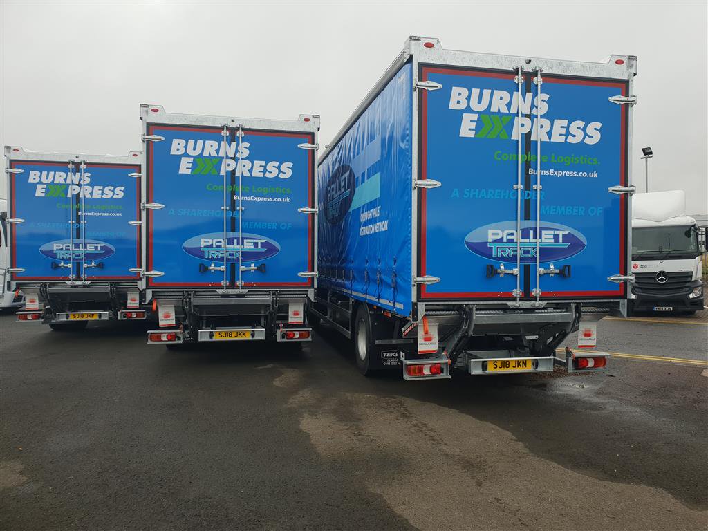 BurnsExpress's tweet photo. Three brand new Mercedes-Benz Antos 1824L getting delivered with our @PalletTrack  livery ! #lookinggood @PalletTrack                                                 Get a closer look at @Truckfest_Live #TruckfestScotland this weekend with #WesternCommercialTrucks https://t.co/YY8Xi0I7vm