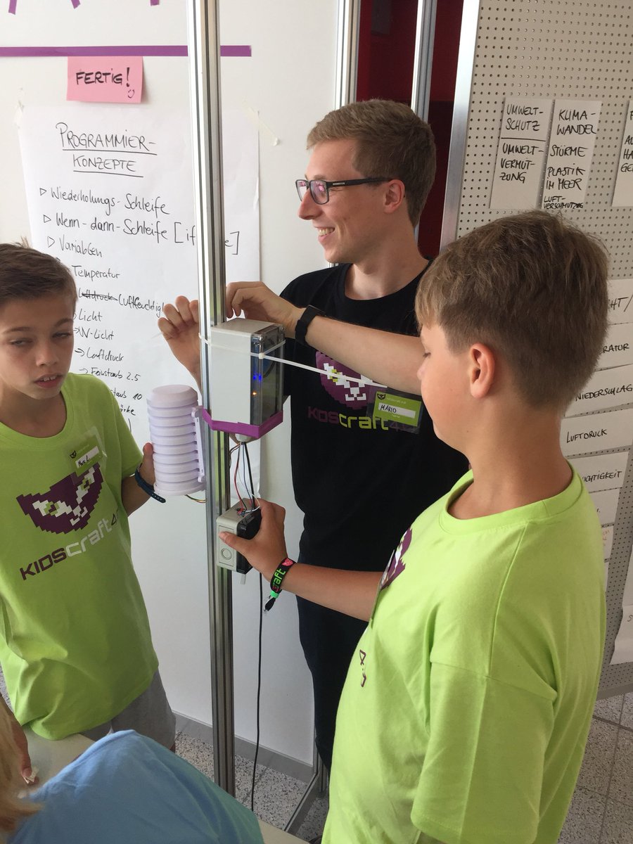 jungetueftler's tweet photo. Letzte Vorbereitung - wir machen uns schön für die abschlussveranstaltung von #kidscraft18 #Volkswagen #digitaltotal https://t.co/6uiWePCADN