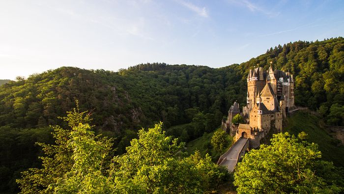 Ο χρήστης DFDS UK στο Twitter: "Escape to Germany this summer and explore  the grand historic castles that line the river Mosel. Then sit back and  relax whilst watching the sun set