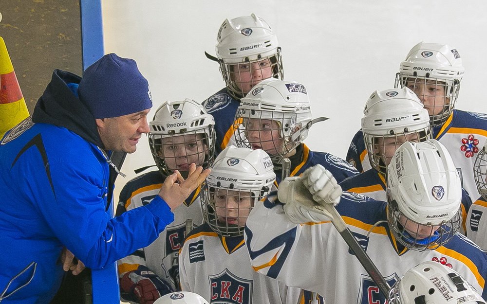 HCSilverLions's tweet photo. У Олега Юрьевича Зака, главного тренера детско-юношеской школы и старшего тренера команды «СКА-Серебряные Львы 2006» сегодня день рождения! Поздравляем! https://t.co/HGa0LaN1Ei https://t.co/A3FU4HNXrb