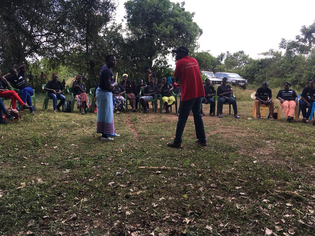 fancyhah's tweet photo. Having community conversations triggered by experience and participatory theatre with young (teen) mothers in Siaya. Teen pregnancies here are on the rise with 3 out of 10 mothers being teenagers. Been there and can say that more than ever, it’s time to #EndTeenagePregnancies https://t.co/uyG30dmt0c