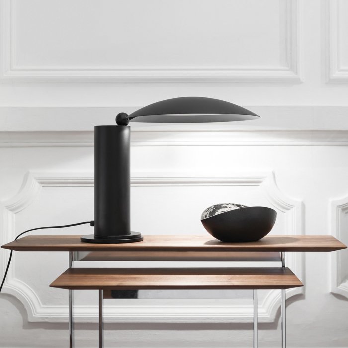 Ajoutez une touche d'élégance à votre bureau, grâce à la lampe design Washington de <a href="/LumenCenter_IT/">Lumen Center Italia</a> ! Son allure géométrique et contemporaine donnera un style haut-de-gamme à votre déco ! 😉

 ✅ bit.ly/2MgQPIE