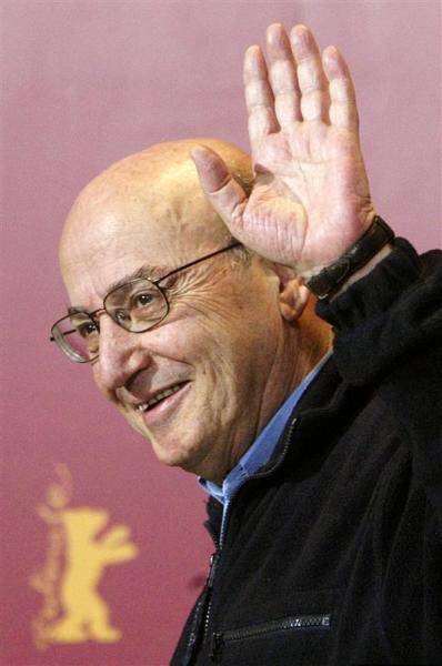  #LesCinéastesDuHangarRangée 2 :31 - THÉO ANGELOPOULOS27 avril 1935 - 24 janvier 2012(Grèce)- Alexandre le Grand (80)- Voyage à Cythère (84)- Paysage dans le Brouillard (88)- Le Regard d’Ulysse (95)- L’éternité et un jour (98)Lauréat de Palme d’or et Lion d’argent