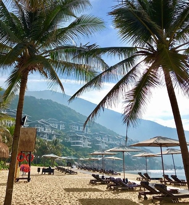 Let the tropical sun shine on you, while you laze on sun-kised beach or dive in pristine waters at #InterContinentalDanang
📷: <a href="/helloshanahuang/">Shana Huang</a>