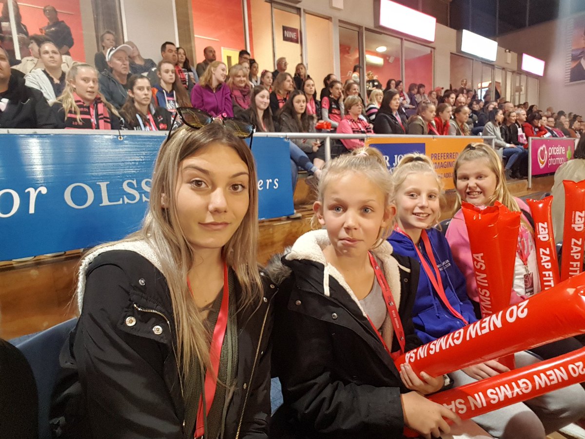 kelly_lawson14's tweet photo. #webringthunder #adelaidetbirds https://t.co/0hBaZgsDSF