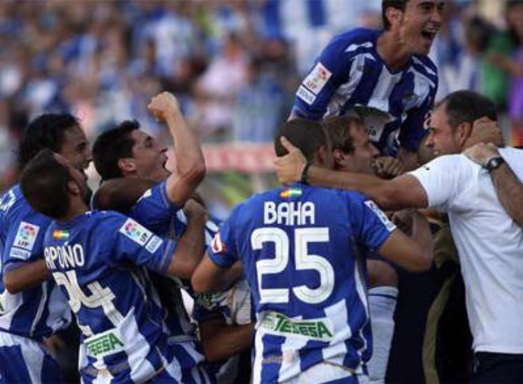 SomosMalagaCF's tweet photo. RT si VOLVEREMOS A PRIMERA y VENCEREMOS ESTA VEZ, #VamosMalaga #TeQuieroMalaga ⚪️🔵💚💜⚽️ https://t.co/cuGvf3ZlfB