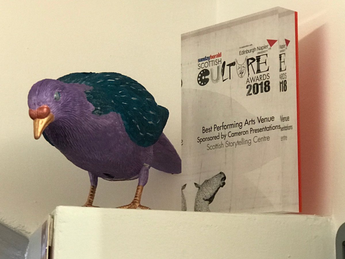 gwen_zen's tweet photo. Spotted Babs the Pigeon at the Scottish Storytelling Centre whilst getting ready #mindfuldisco #catchthepigeon #IntoTheUnknown #EdFringe18 #scotstorycentre #zengwen #bestperformingartscentre2018 https://t.co/wUHEwmfqze