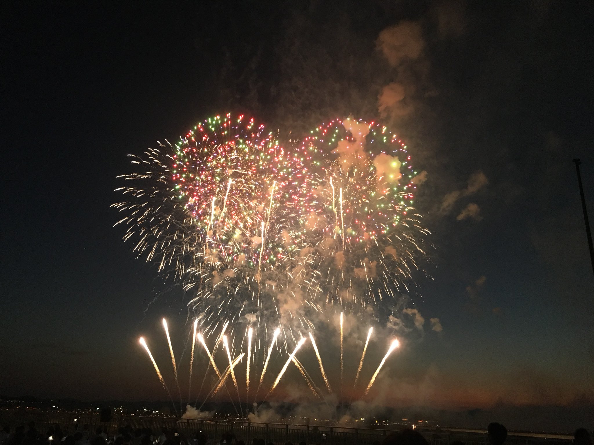 Fresh Live 公式 生中継 本日もfresh Liveでは 長岡花火大会 を高画質生中継しております 是非 素晴らしい花火をご覧下さい 長岡まつり大花火大会 長岡花火 T Co 3ajleddurd T Co A38bbsnyyf Twitter
