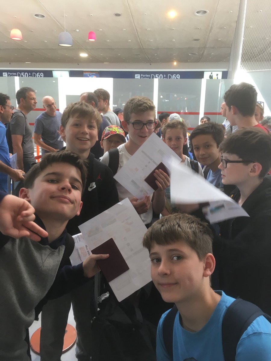 HSofG's tweet photo. Left Château de la Baudonnière stupidly early; I was too dozy to tweet. Had breakfast en-route... still too dozy. Arrived at Paris Airport & finally remembered. See you soon Scotland! #Normandy2018 https://t.co/SalPBj5Ji0
