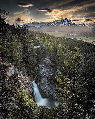 Our #FridayFavourite hike this week goes to Star Creek Falls Loop. It’s a short 1.6km trip but is a real hidden gem that’s worth the walk [photo: Sentinel Photography - Stacy William Head].