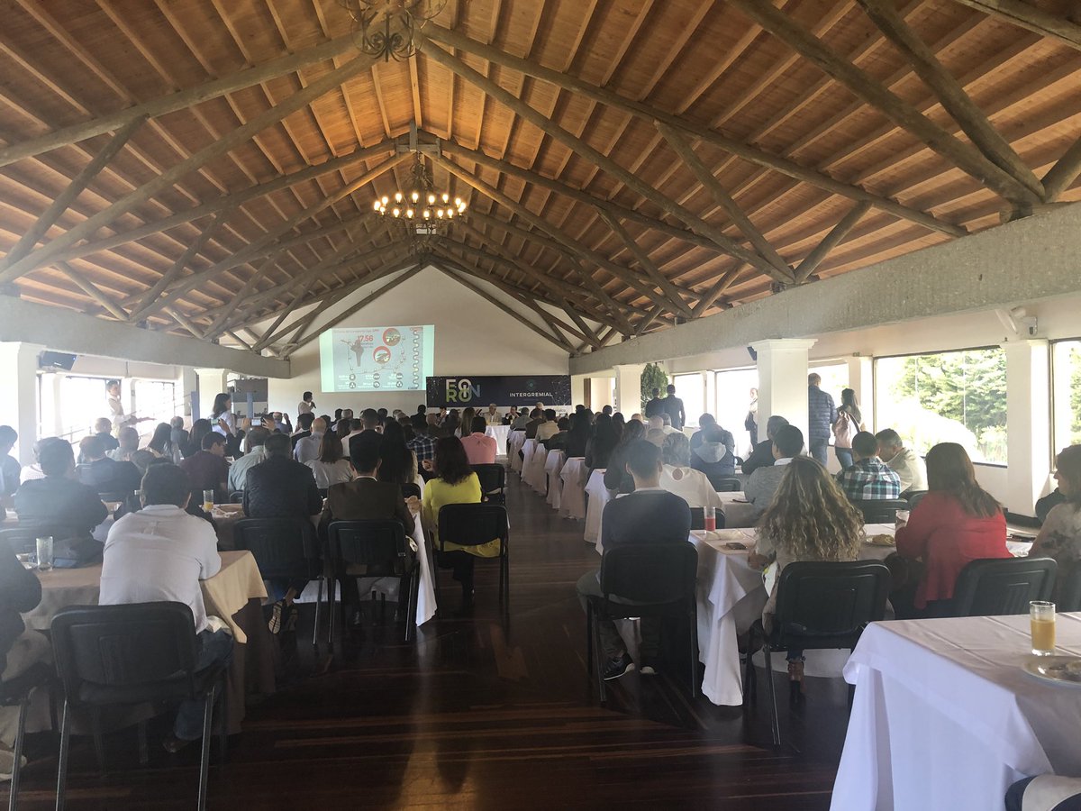 CEOCorporacion's tweet image. El #FOROIN de @intergremialant trató temas de gran relevancia como los proyectos de Movilidad de @AlcRionegro liderados por @AndresJRendonC y de Antioquia @obrasantioquia ejemplos latinoamericanos de desarrollo en infraestructura.
