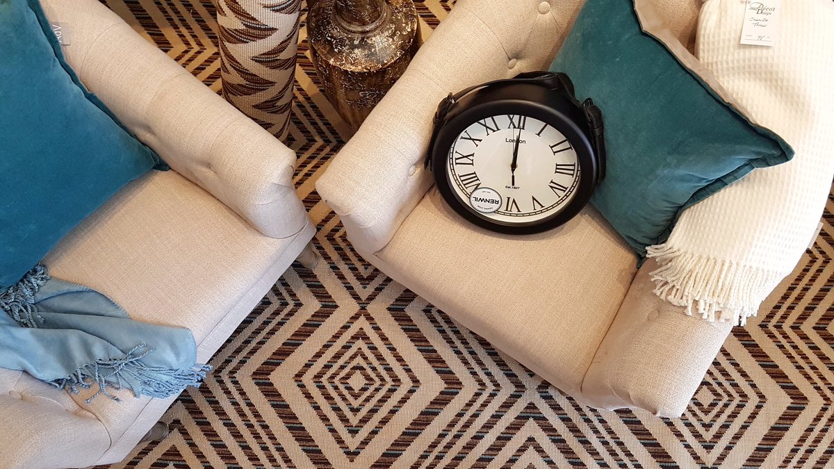 DecorDesignOS's tweet image. Rugs 5X7.5 specail sale for $75 (limited amount) 2 patterns to choose from and same colour. Visit our studio at 299 8th St E, Owen Sound or call us at 519-370-0770