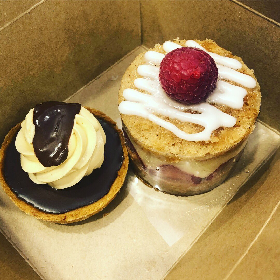 ForburyWorks's tweet image. I know where we are going to be next Thursday!! #vegandessert #veganfood @EthicCollective #yummy