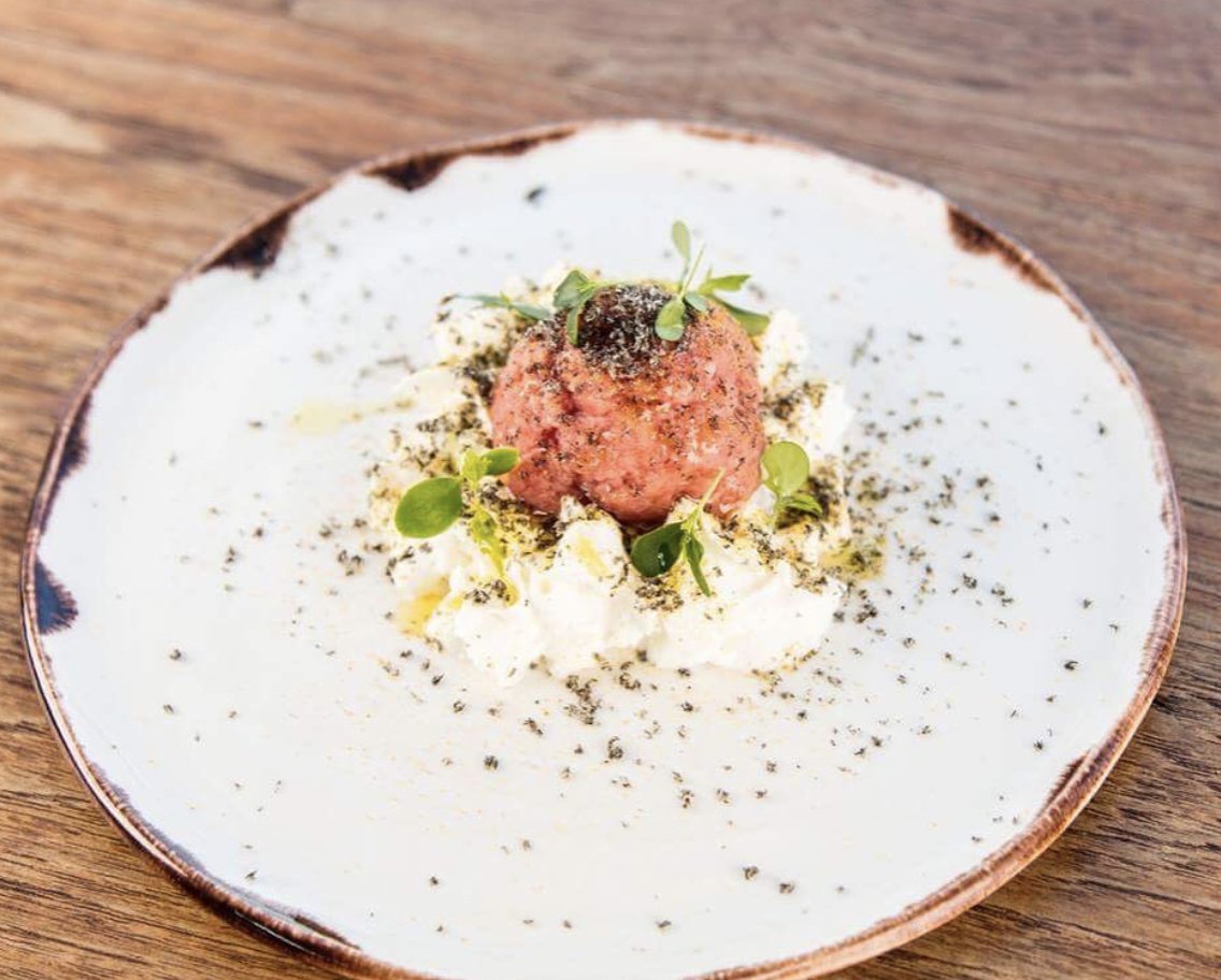 CalvisiusUSA's tweet photo. Beef tartare, burrata foam, #CalvisiusCaviar Lingotto and candied orange by Chef #StefanoCerveni & #MatteoFerrario https://t.co/d3ezBsEqML