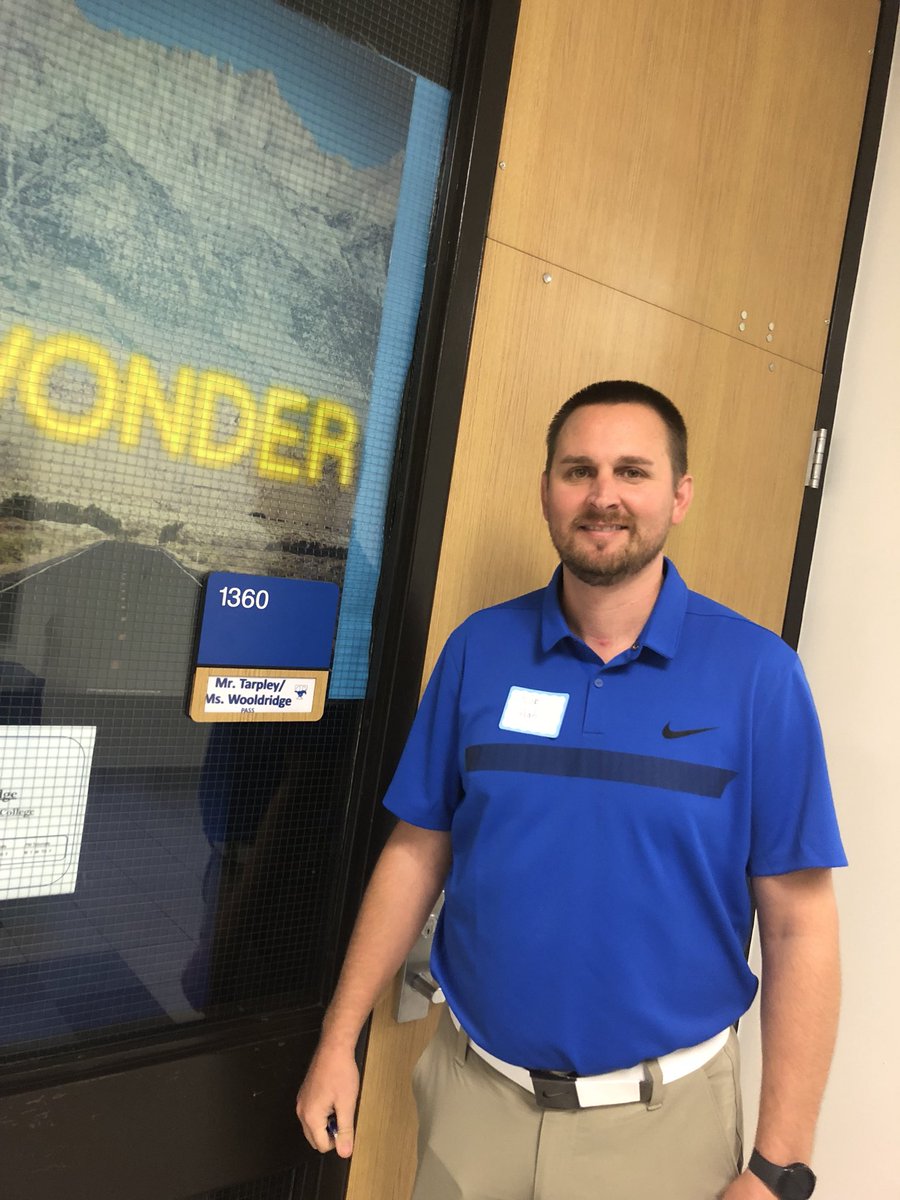 HoeppScience's tweet photo. Classrooms! #taylorpride247 https://t.co/aslyQ0gnPg