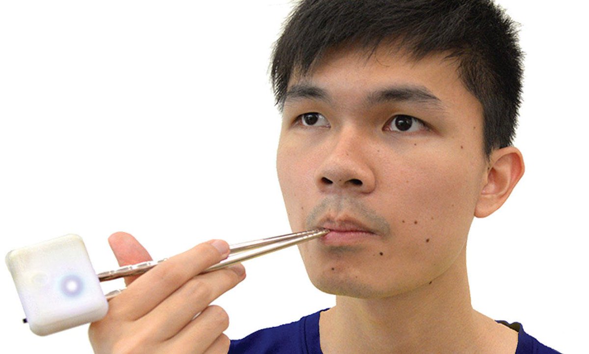 MouserElecEU's tweet image. Electronic chopsticks with electrodes on the tips can simulate flavours to help reduce users’ salt &amp;amp; sugar uptake goo.gl/71wLqL via @IEEESpectrum #tastesimulation