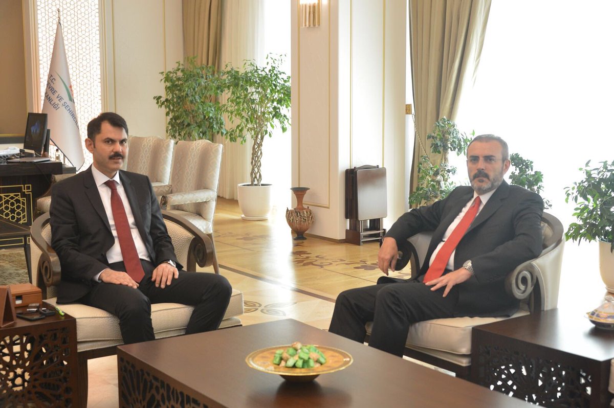 mahirunal's tweet photo. Çevre ve Şehircilik Bakanımız Sayın @murat_kurum’a hayırlı olsun ziyaretinde bulundum, kendisine yeni dönemdeki çalışmalarında muvaffakiyetler diliyorum. https://t.co/v6Uk5lHscZ