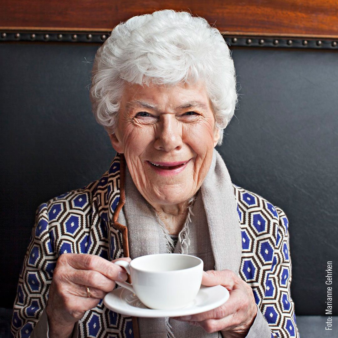 Hele Norges matmor har gått bort, 94 år gammel, og vi vil bare få si; takk for maten, kjære Ingrid Espelid Hovig. ❤️ Hvil i fred. 🌹aftenposten.no/article/ap-0EA…