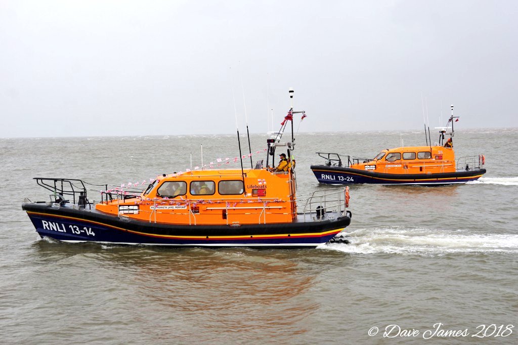 LifeboatInFocus's tweet photo. #FotoFriday @FleetwoodRNLI and @LythamRNLI  #rnli #shannonclass #lifeboats in #riverwyre #fleetwood for #lifeboatday https://t.co/rYvWWl37gk