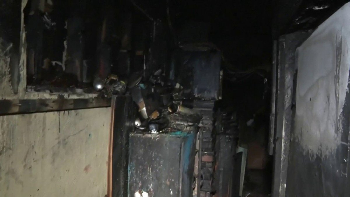 3 people, including 99-year-old woman, displaced after house fire bit.ly/2vAlHMK?utm_so… https://t.co/Gx5IiKZxfR