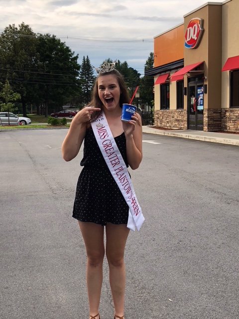 CarolineNewell5's tweet photo. Out @DairyQueen Concord yesterday for Miracle Treat Day for @CMNHospitals. #miracletreatday #mnhot #dairyqueen #cmnh https://t.co/Pt8Y2HgYLF