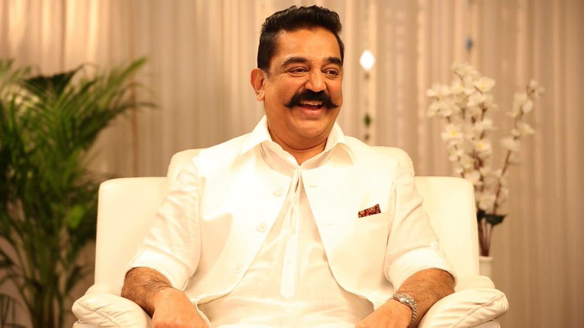 StudioFlicks's tweet photo. .@ikamalhaasan is actively promoting #Vishwaroopam2 across language across states...

#VR2Fever #Vishwaroopam2FromAug10 https://t.co/dZfnGtDcH5