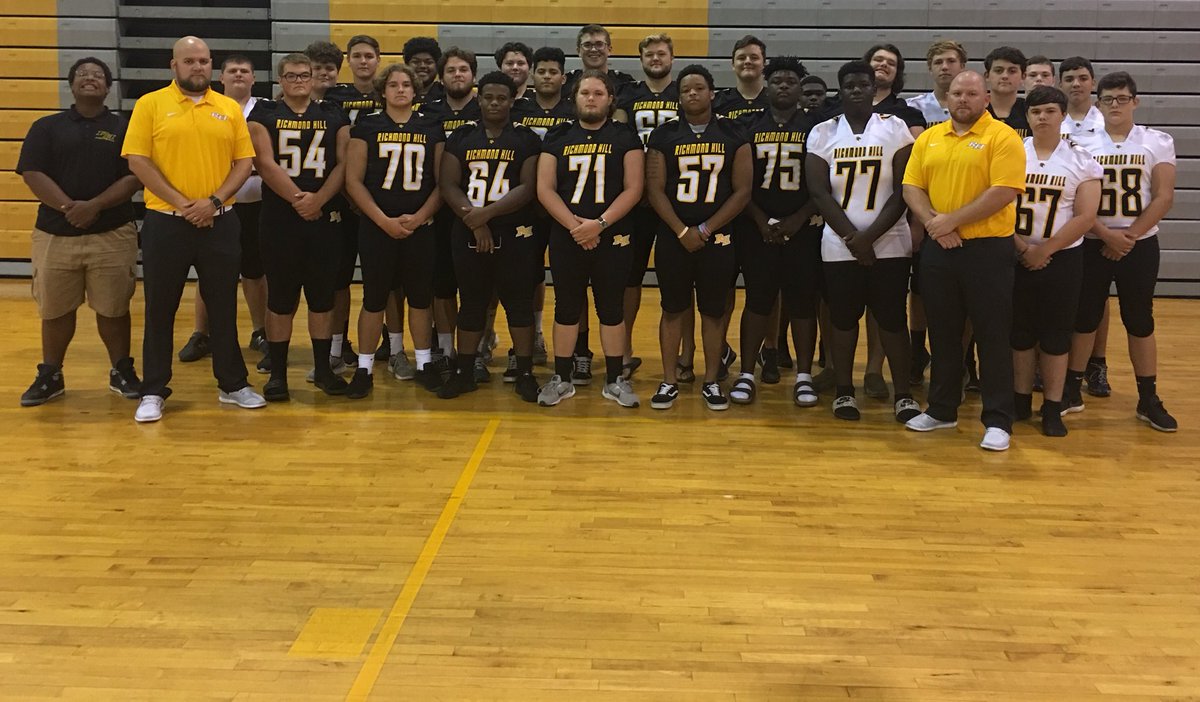 The 2018 edition of the Hawgs are ready to go! #BTH #LND <a href="/RHHSFootball/">Richmond Hill FB</a>