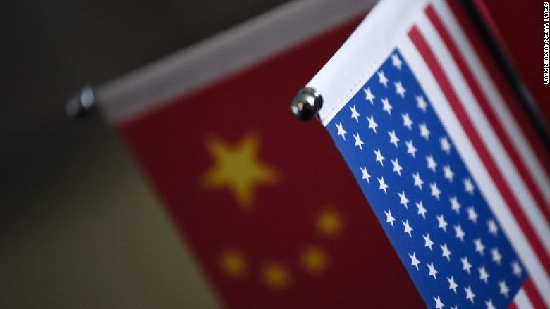 CNNBusiness's tweet photo. BREAKING: China has announced plans to put tariffs of up to 25% on US products worth $60 billion https://t.co/OgTFyIAUD3 https://t.co/3T7YD1Tnsa