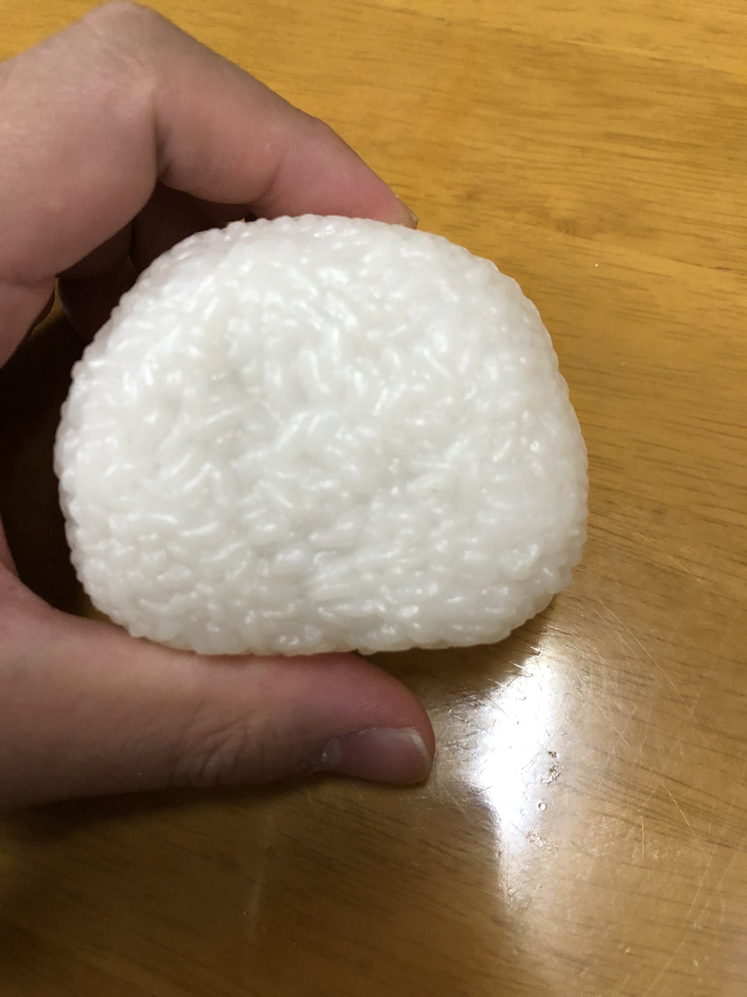 しぇろ二期 A Twitter このにぎりめし 綺麗だろ これ 千と千尋の神隠し ビデオor Dvdの初回限定品の ハク様のおにぎり なんだぜ