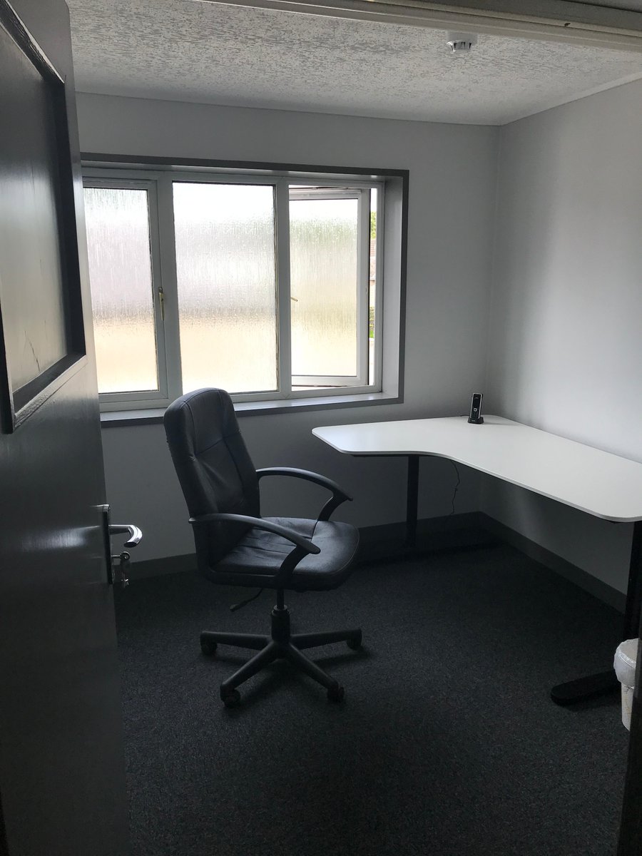 Looks like out upstairs neighbour is starting to rent out the office spaces!

Check them out at kinrossbusinesssuites.co.uk!