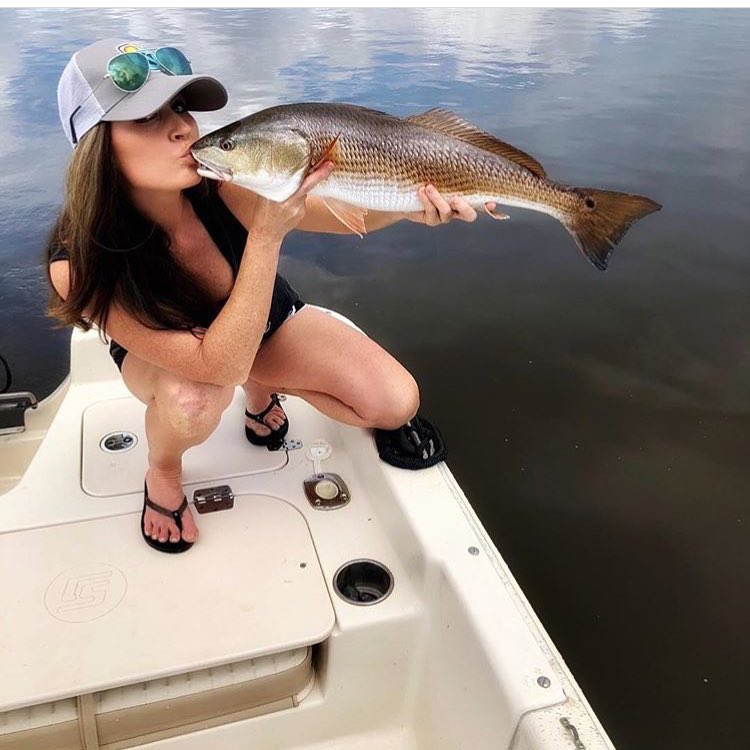 Visit_Jax's tweet photo. Do you kiss your fish? You will after you experience fishing in #JAX!
#onlyinjax #saltwaterfishing #jacksonville #fishjax #redfish #lovefl #sharealittlesunshine 📷: @lauraloves2fish https://t.co/xC6Gq5n6Yb
