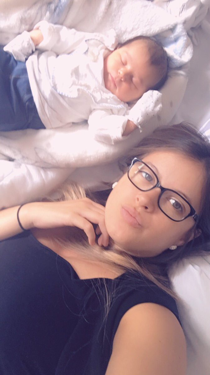 Déjà 8 jours que tu nous comble de bonheur 😍 les jours passent tellement vite ❤️ Je t’aime ma Princesse