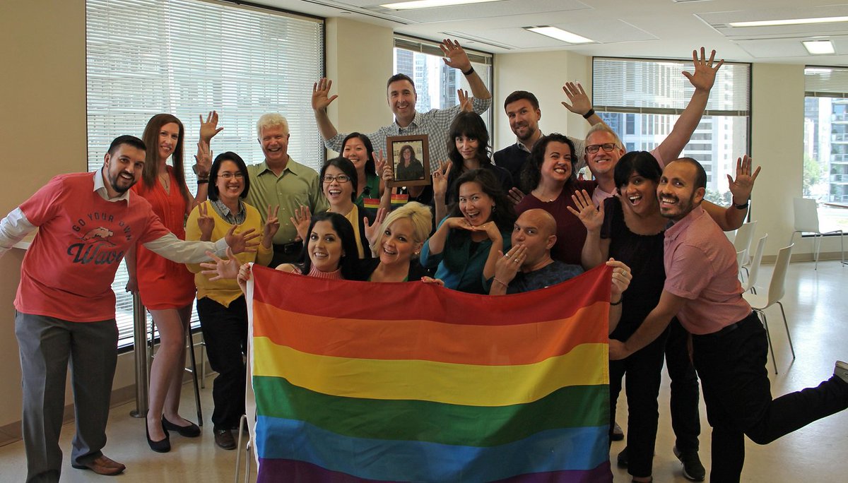 maureentlang's tweet photo. Missed out celebrating #pride2018 with the #pacreg office in-person, but they found a way to include me! #wheresmaureen #lol #CRAinclusionARC #vancouverpride #rainbowflag https://t.co/y32tIg0oT3