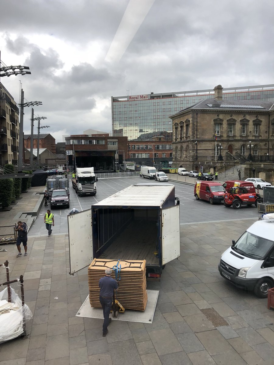 belfastpride's tweet photo. It will all look very different tomorrow ๐ณ๏ธโ๐ #ComeOutForChange #Partyinthesquare #BProud2018 https://t.co/j19uj5kD7o