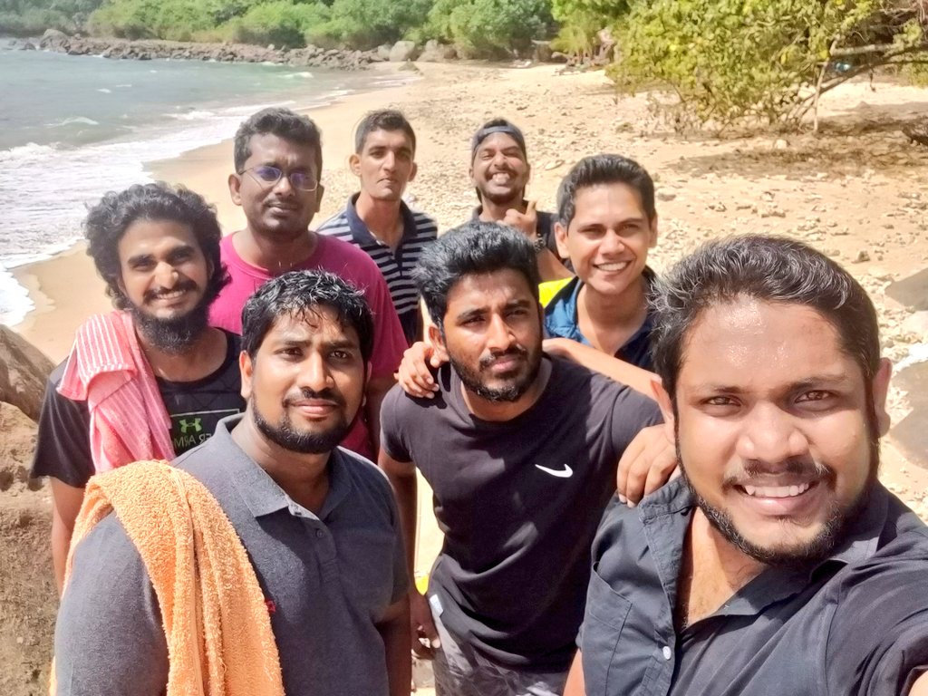 TheFullSt0p's tweet photo. To Galle. #GalleByWheels #TravelWithManee #SafariBois #Tweeps #ToAWorthyCause #VR4U #TweepsTravelDiaries https://t.co/ZxbJrZFgvi