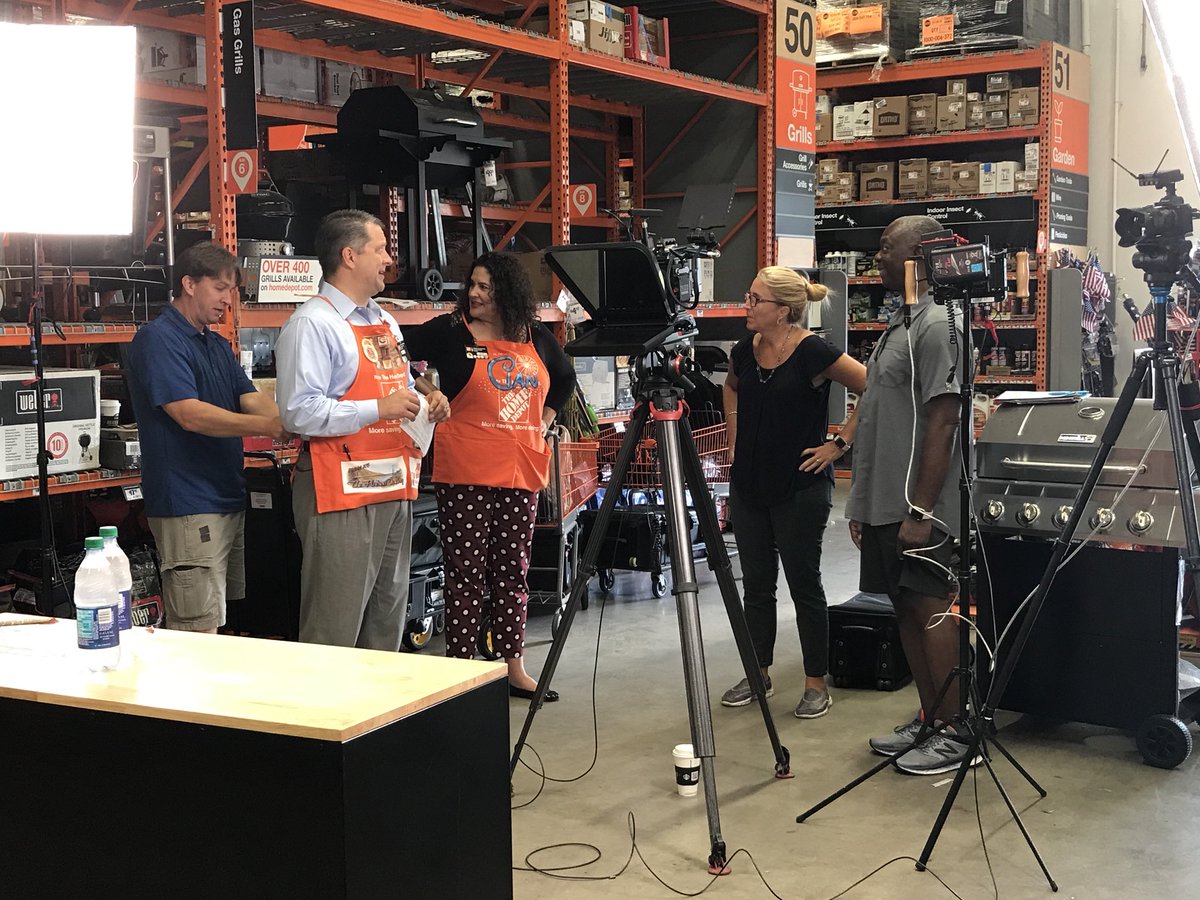 thee4285's tweet photo. Filming the Same page MET broadcast!!!😁@marantes1 @KJChamberland @Lisachiras @hayes_hilton @BeahmTheodore https://t.co/QnxKQqQqDR