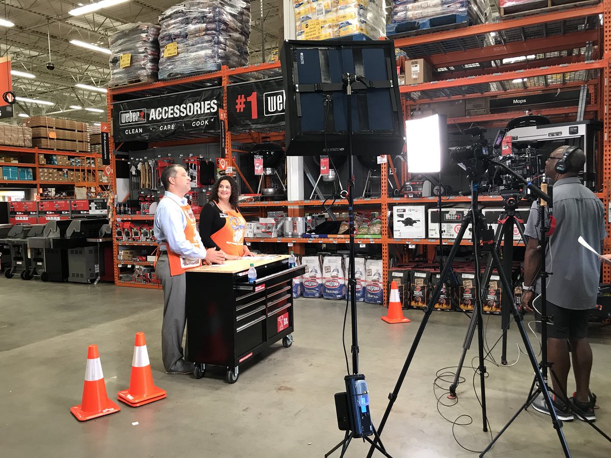 thee4285's tweet photo. Filming the Same page MET broadcast!!!😁@marantes1 @KJChamberland @Lisachiras @hayes_hilton @BeahmTheodore https://t.co/QnxKQqQqDR