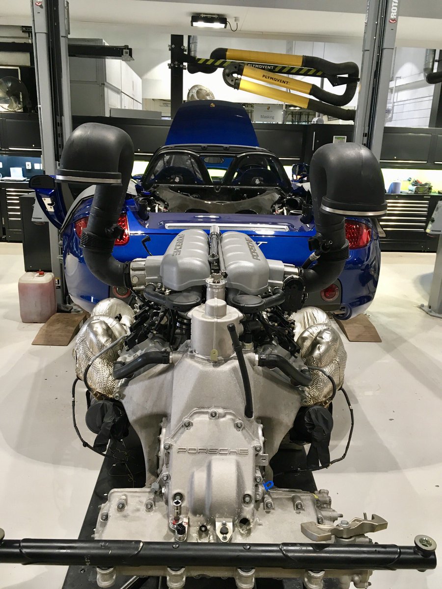 PorscheRetail's tweet photo. Porsche #CentralOperations. The only authorised 918 Spyder &amp; Carrera GT specialist in the country

The #CarreraGT major service requires the engine to be removed in order to replace all the required service parts. The major service can take up to 30 hours! #CentralOps https://t.co/xVPcNSgc5F