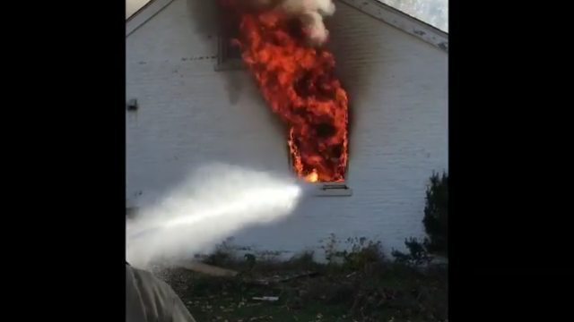 navrcos's tweet photo. @max_fire_box_mft - 🔥https://t.co/iuKetRrorT Have you heard of Ultra High Pressure Fire Attack? Checkout our video from 1 of our recent UHP Burns. Full video available on our MaxFireTraining YouTube Channel. #uhp #maxfiretraining #pyrolance #burnandl… https://t.co/d8zpIx5oNB https://t.co/LOezzLNjgU